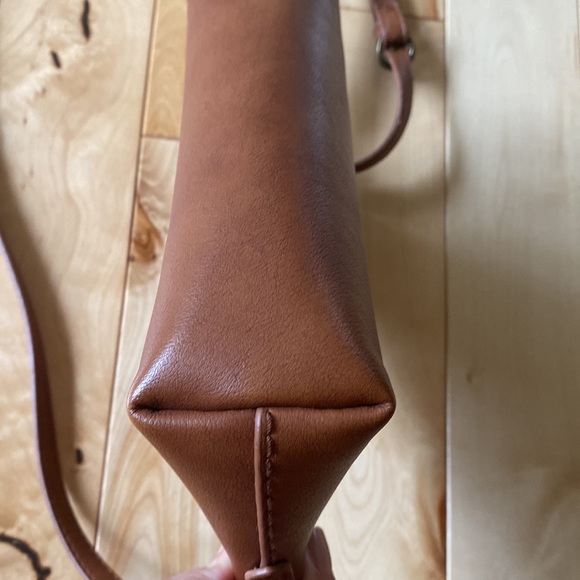 Universal Threads Crossbody - Picture 5 of 6